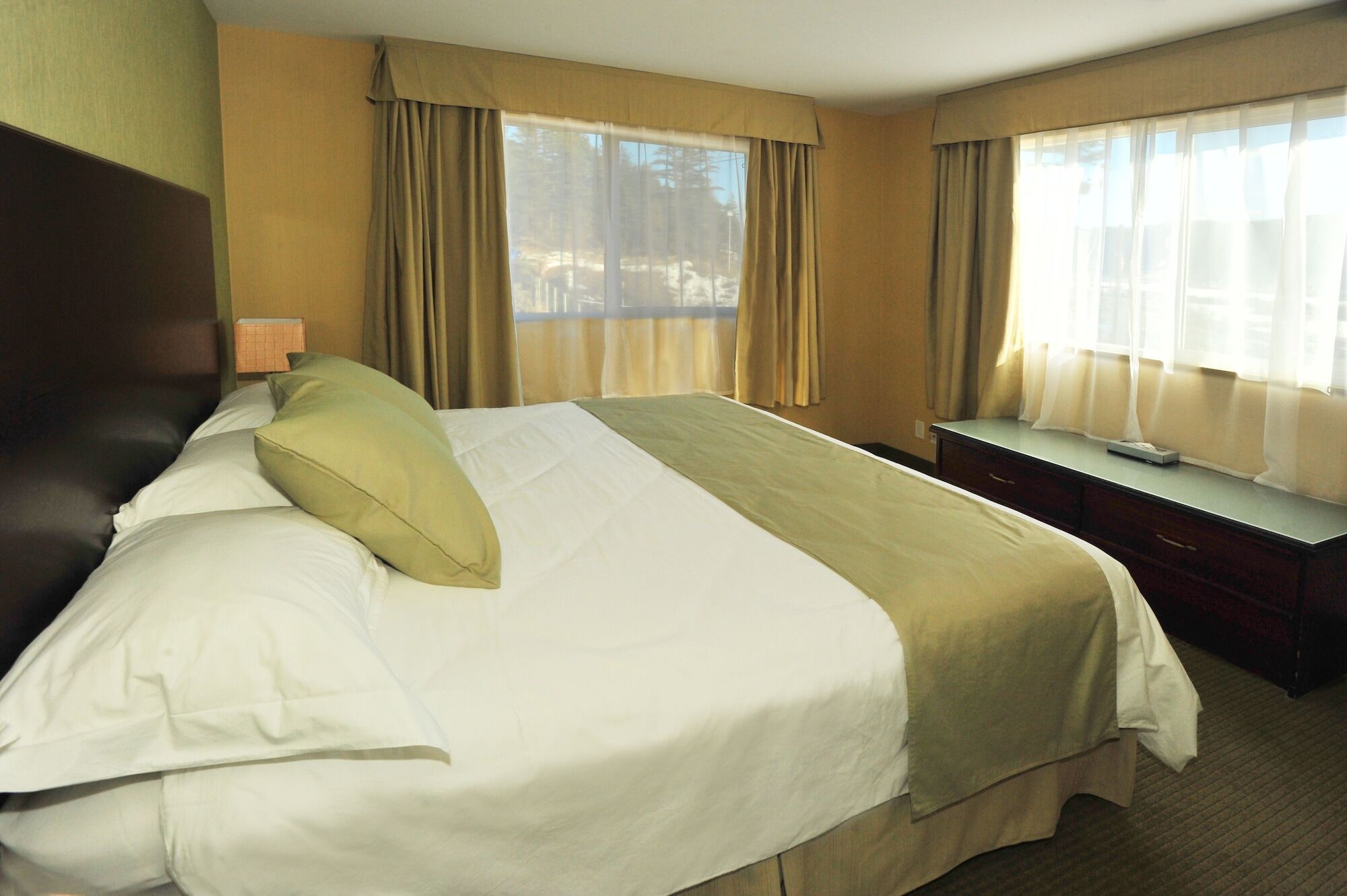 Ramada By Wyndham Williams Lake Exterior foto